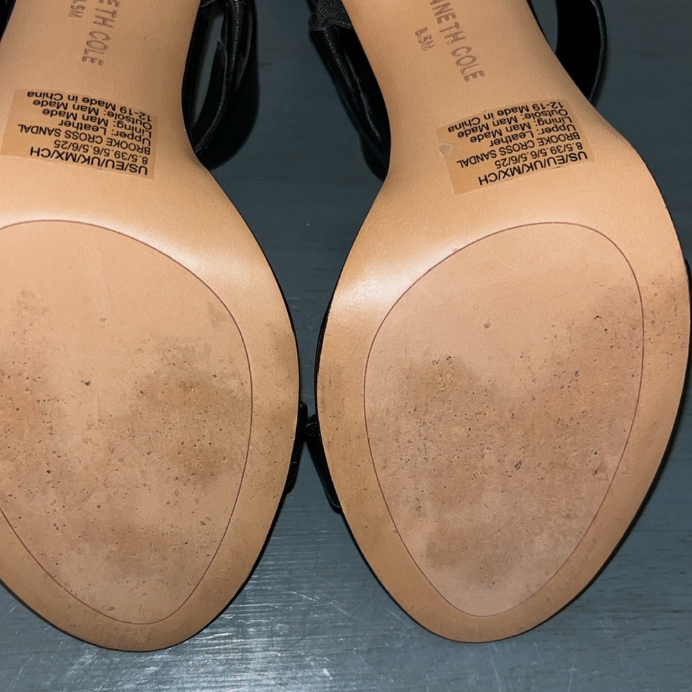 Kenneth Cole Brooke Black Leather Cross Strap Heeled Sandal Shoes NWOB sz 8.5 - Picture 13 of 16